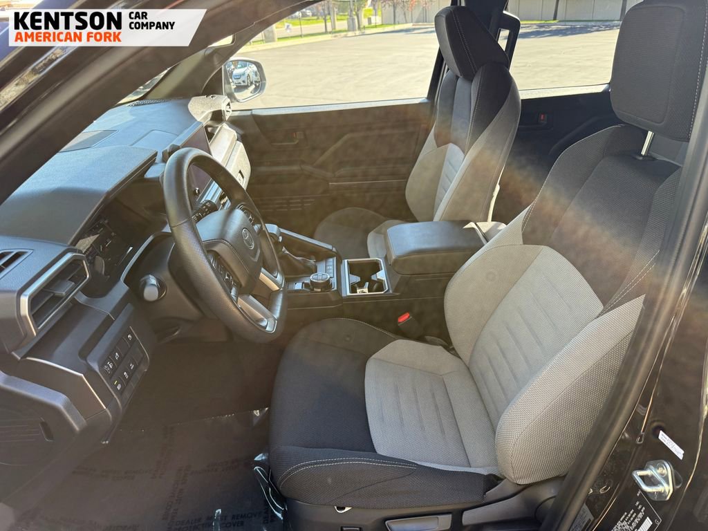 Used 2025 Toyota 4Runner TRD Off-Road image 32