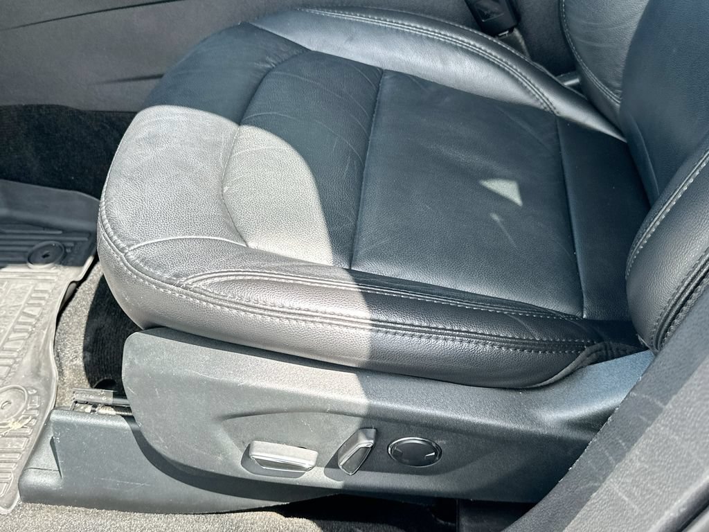 Used 2018 Ford Explorer XLT w/ Equipment Group 202A FWD image 9