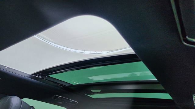 Used 2025 Land Rover Range Rover Sport SE image 60