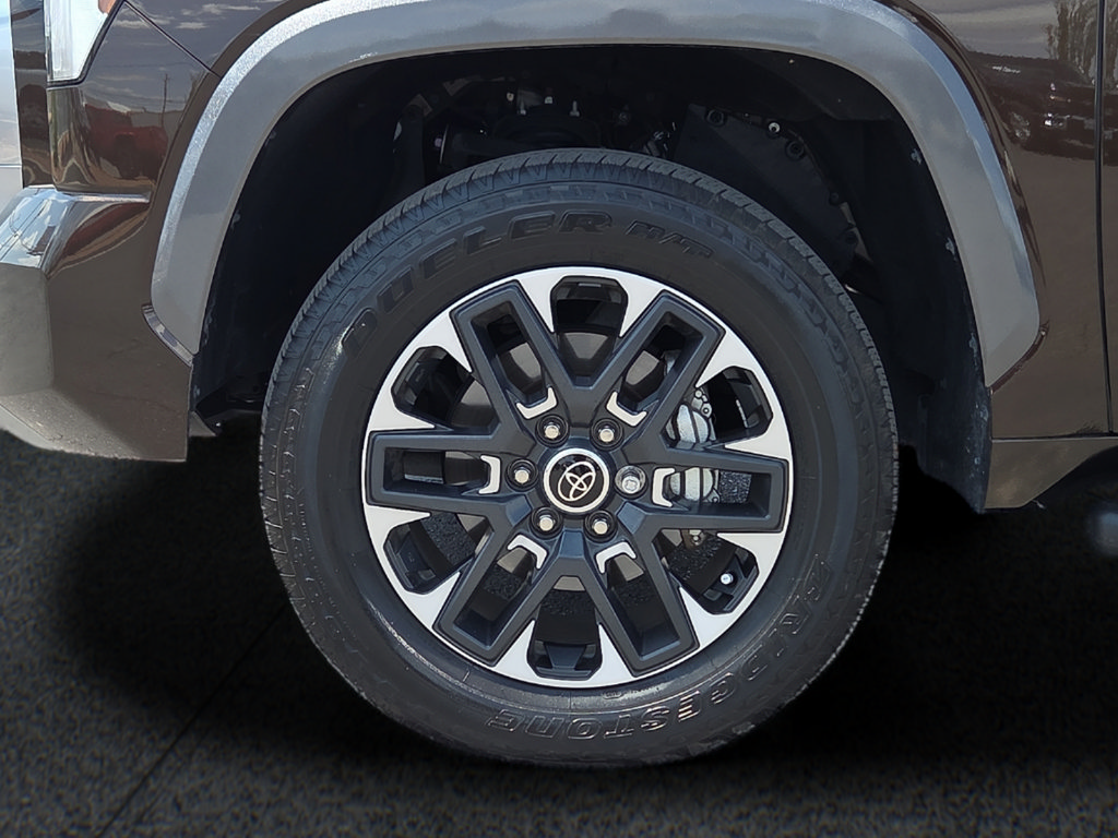 Used 2024 Toyota Tundra Limited w/ Power Package AWD/4WD image 8