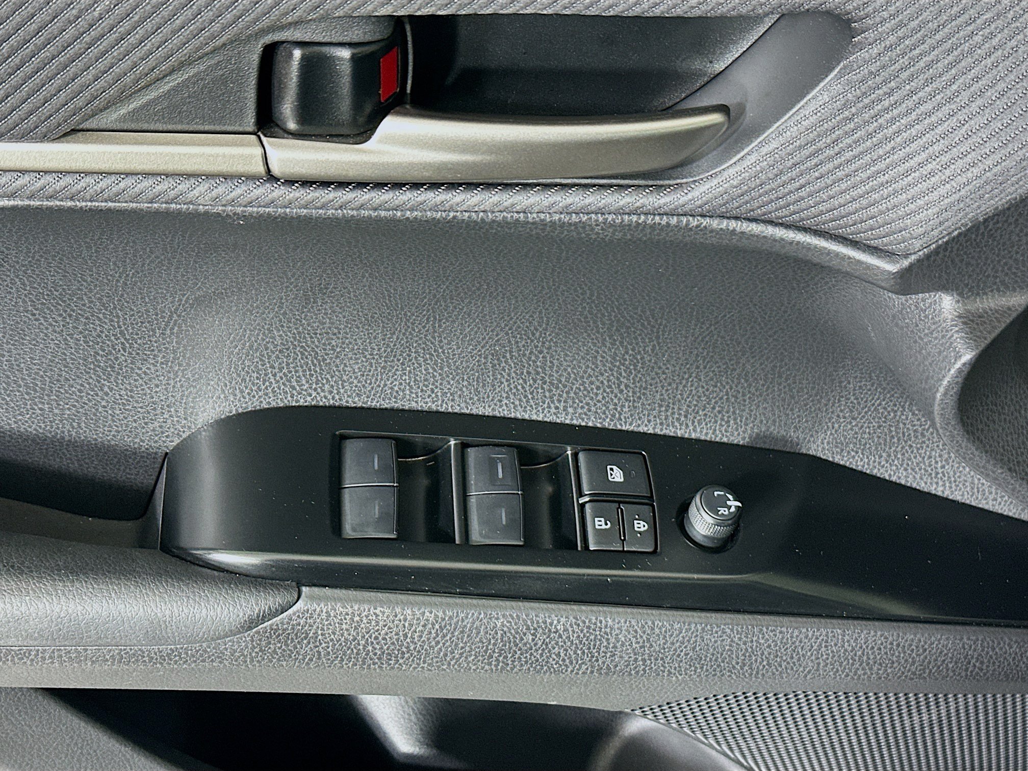 Used 2026 Toyota Camry SE w/ Convenience Package FWD image 14