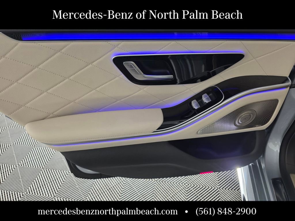 Used 2024 Mercedes-Benz S 580e 4MATIC Sedan image 17