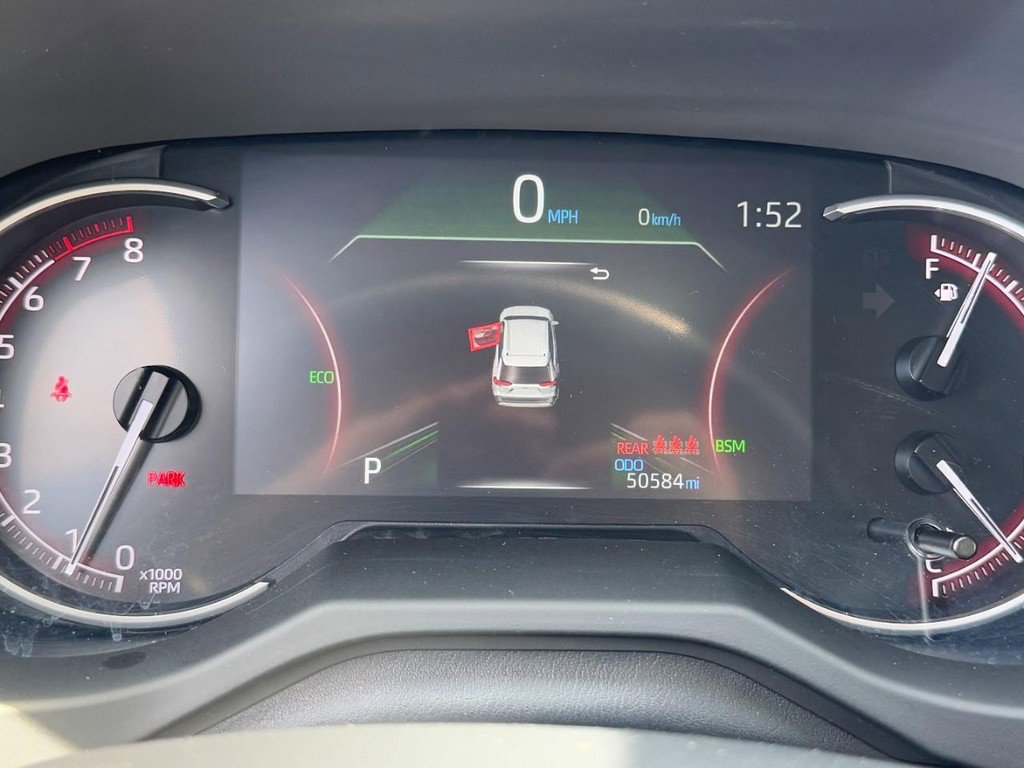 Used 2024 Toyota RAV4 XLE FWD image 20