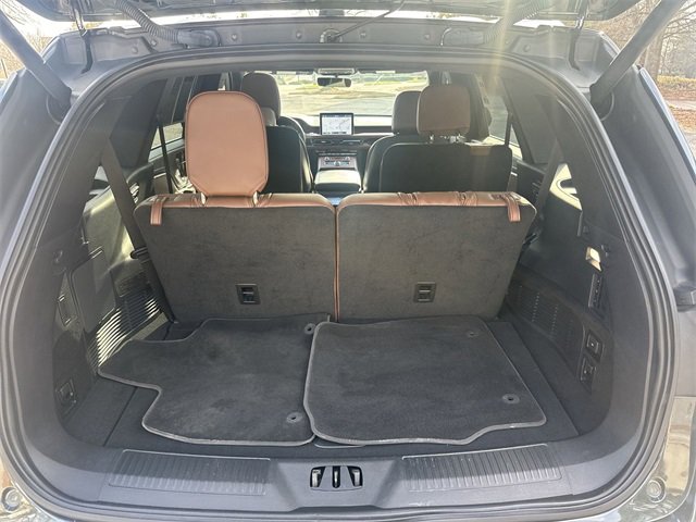 Used 2023 Lincoln Aviator Reserve w/ Equipment Group 201A image 25