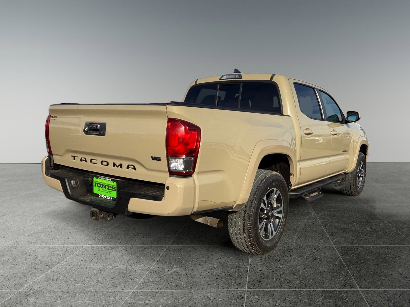 Used 2016 Toyota Tacoma TRD Sport image 7