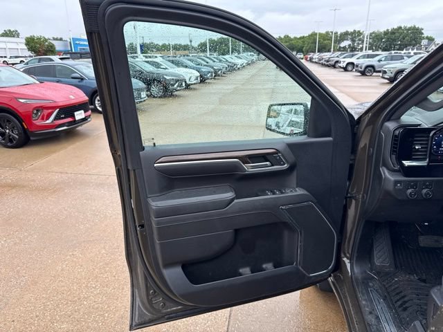Used 2024 Chevrolet Silverado 1500 LT AWD/4WD image 9