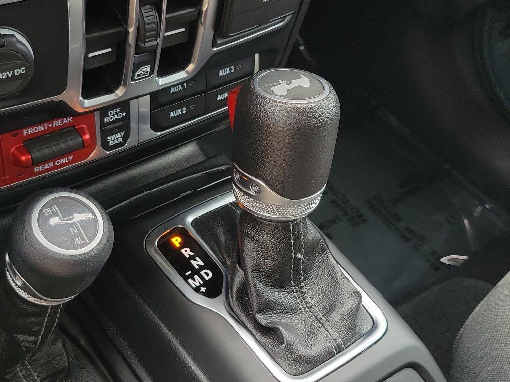 Used 2025 Jeep Wrangler Unlimited Rubicon AWD/4WD image 30