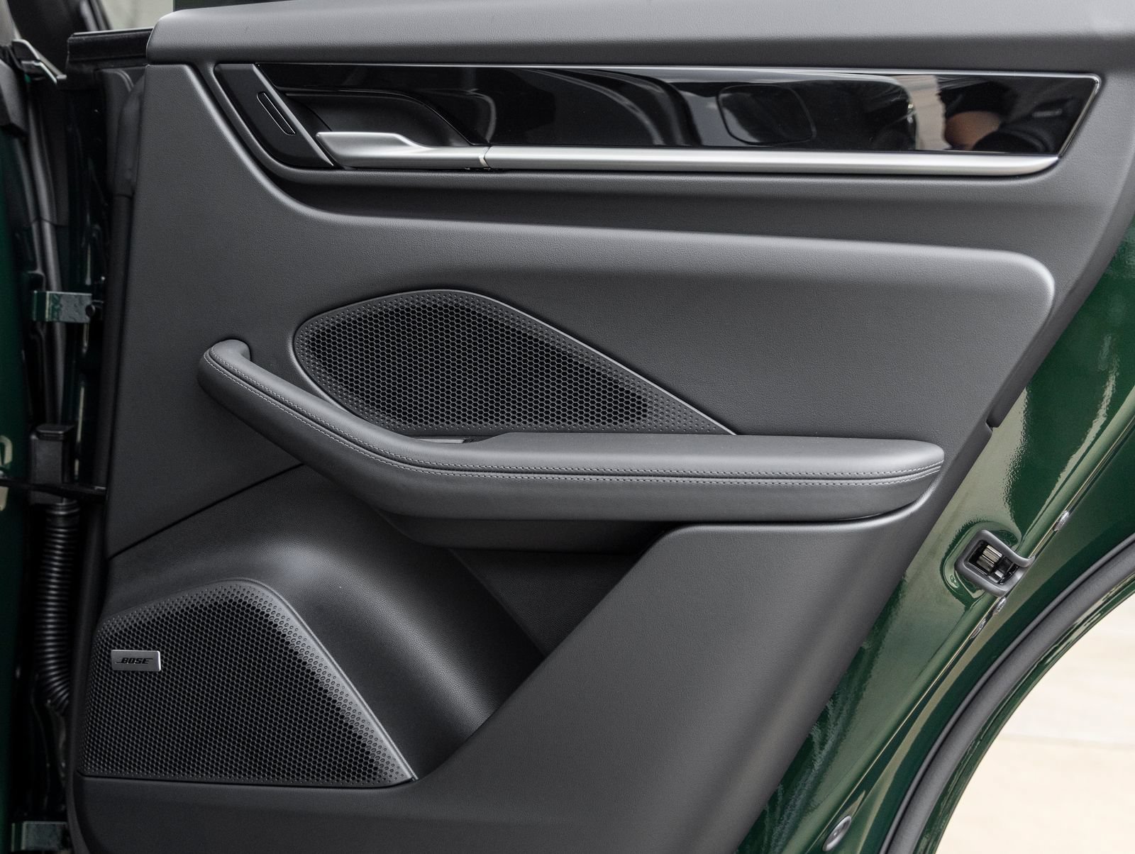 Certified 2025 Porsche Macan Electric RWD image 35