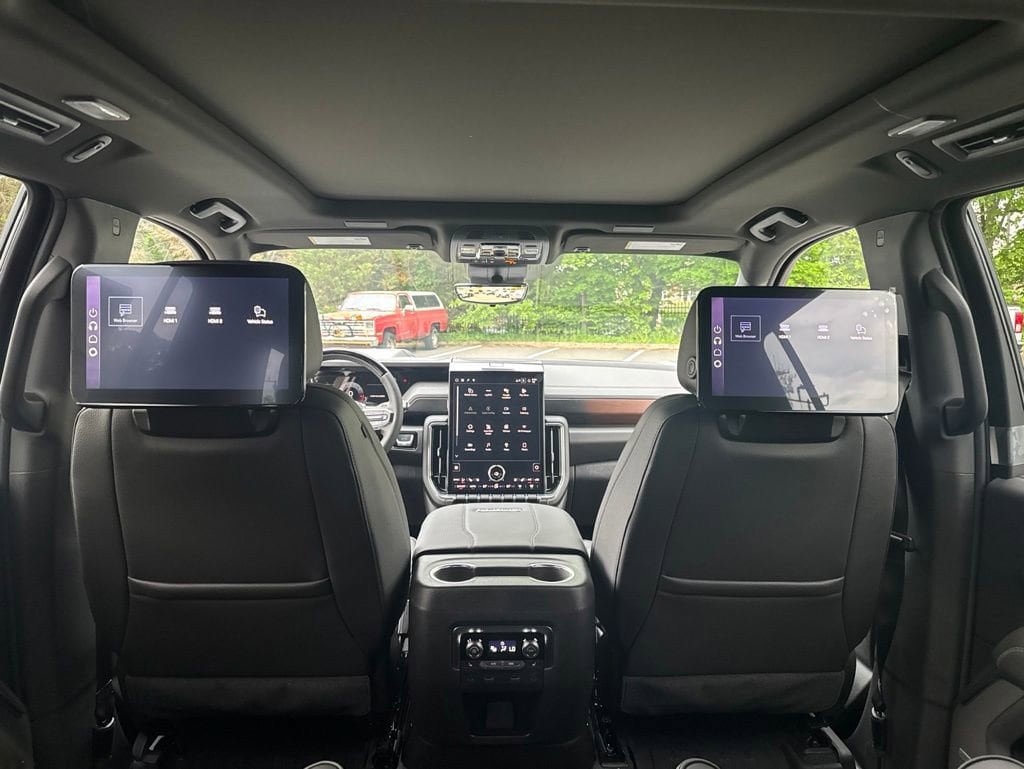 New 2026 GMC Yukon XL Denali w/ Denali Reserve Package AWD/4WD image 16