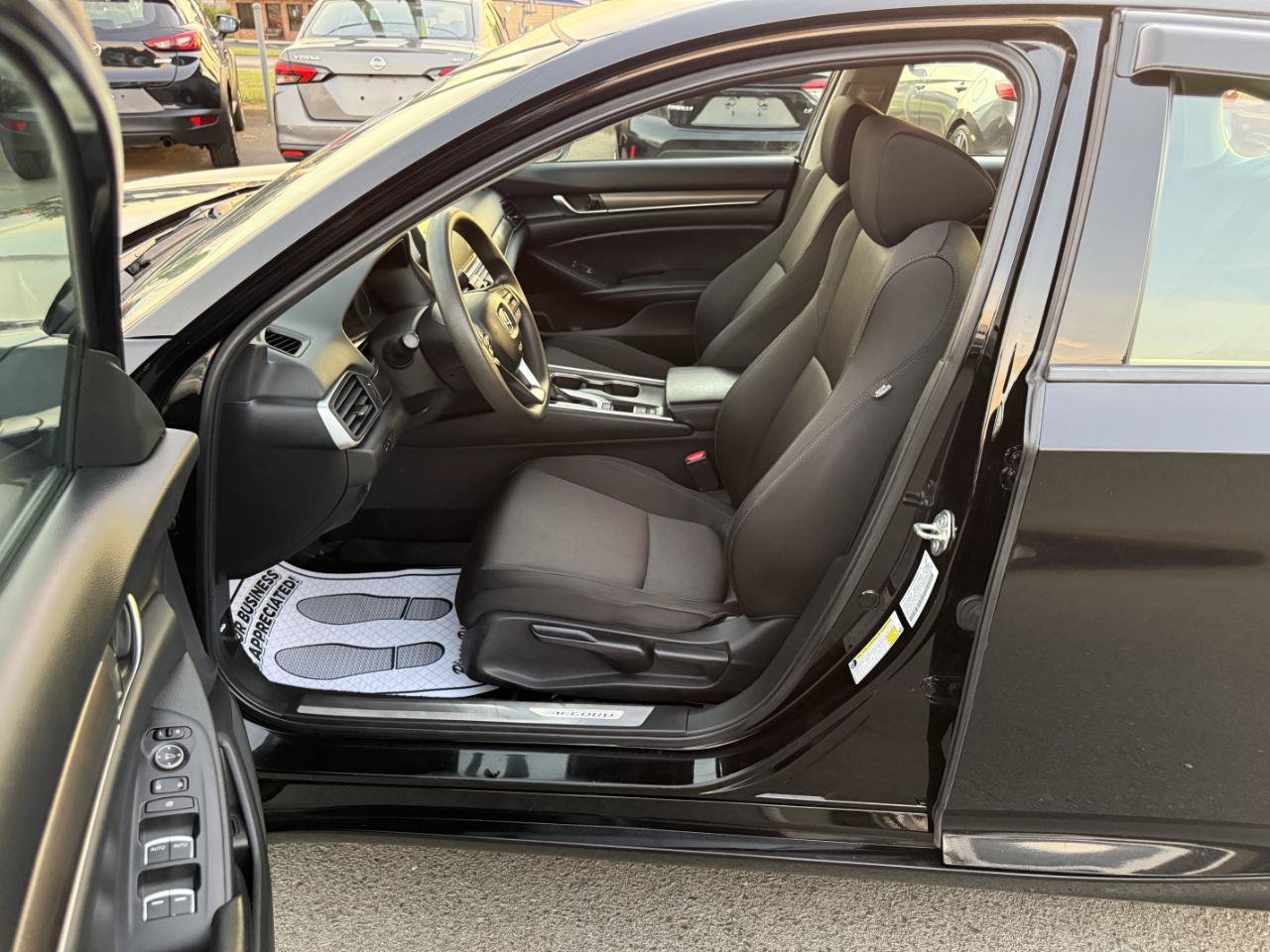 Used 2018 Honda Accord LX image 9
