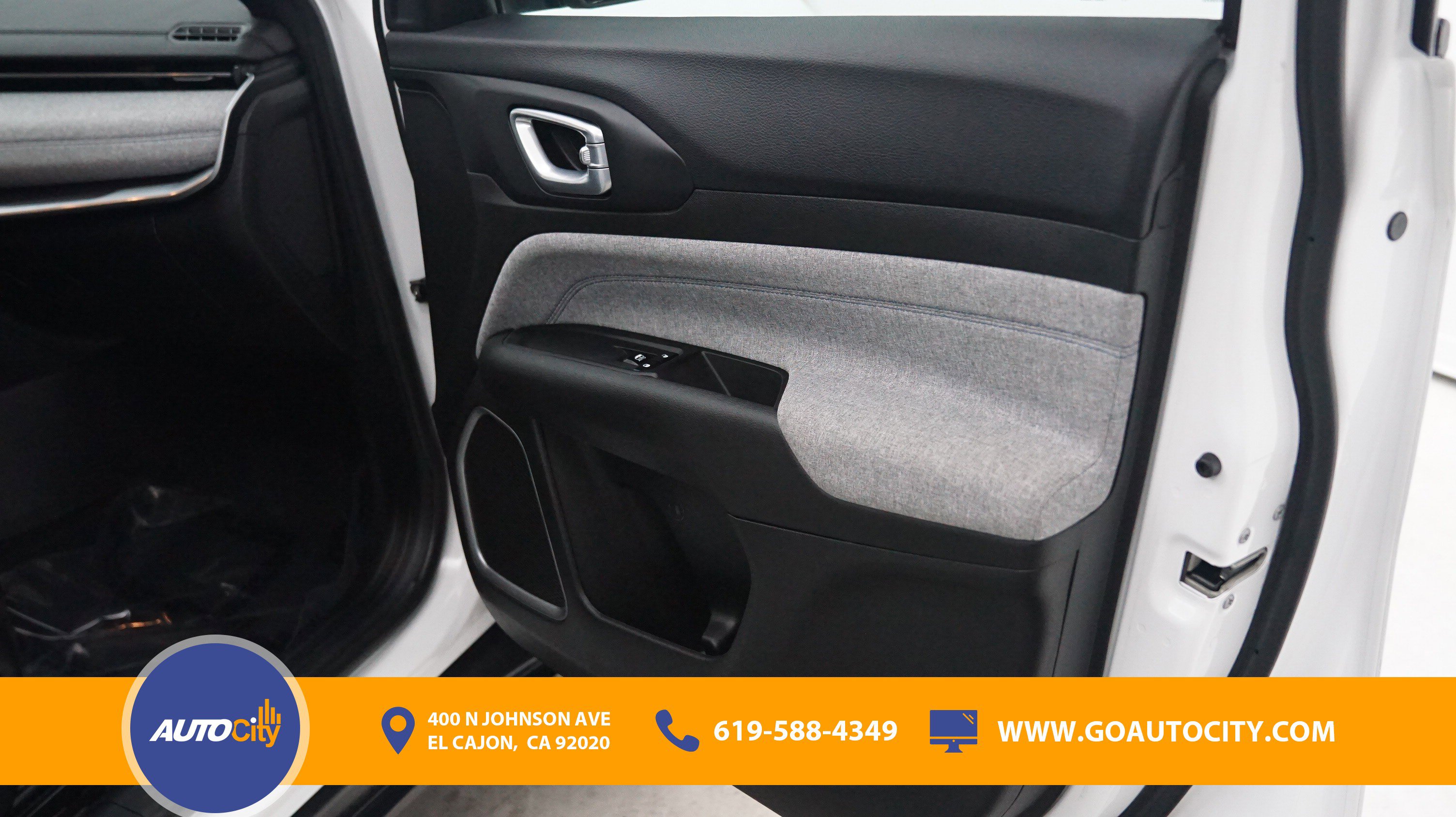 Used 2024 Jeep Compass Latitude image 16