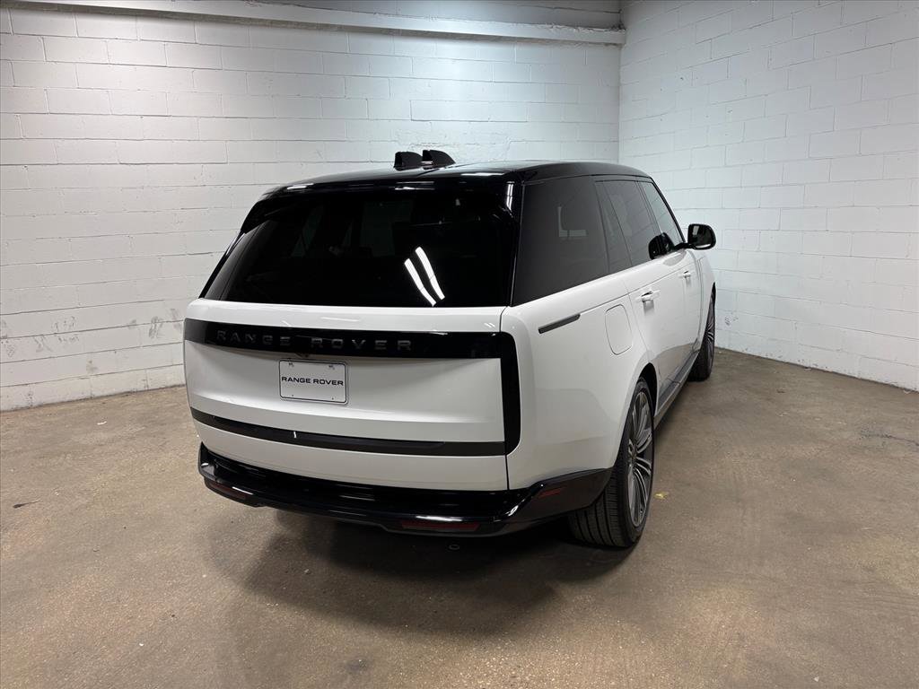 Used 2025 Land Rover Range Rover Long Wheelbase SE image 7