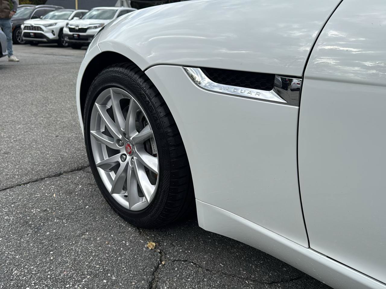 Used 2017 Jaguar F-TYPE Coupe RWD image 17