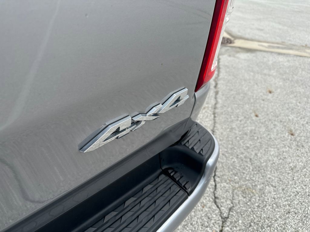 Used 2022 RAM 1500 Big Horn AWD/4WD image 42