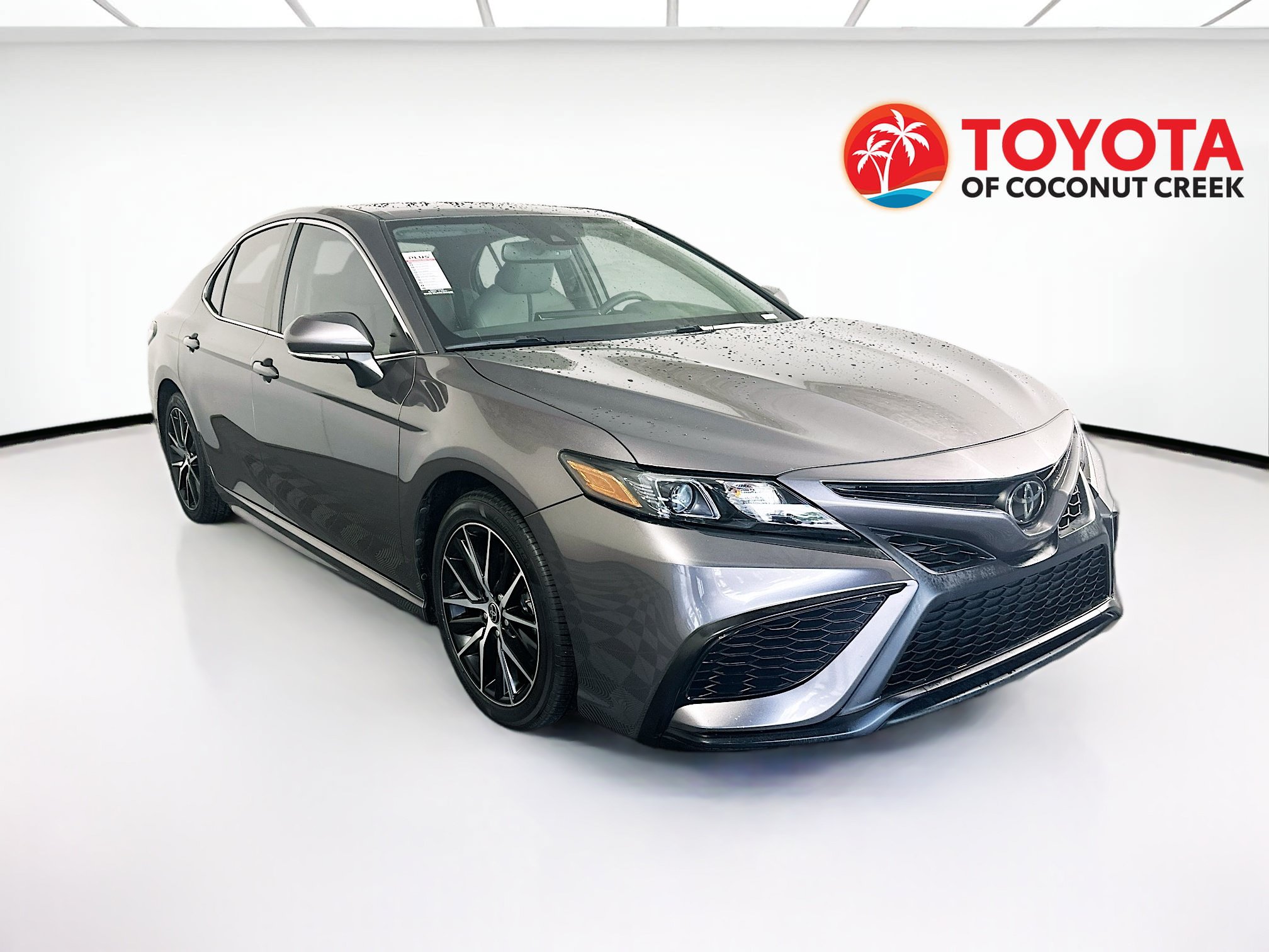 Used 2022 Toyota Camry SE w/ Convenience Package