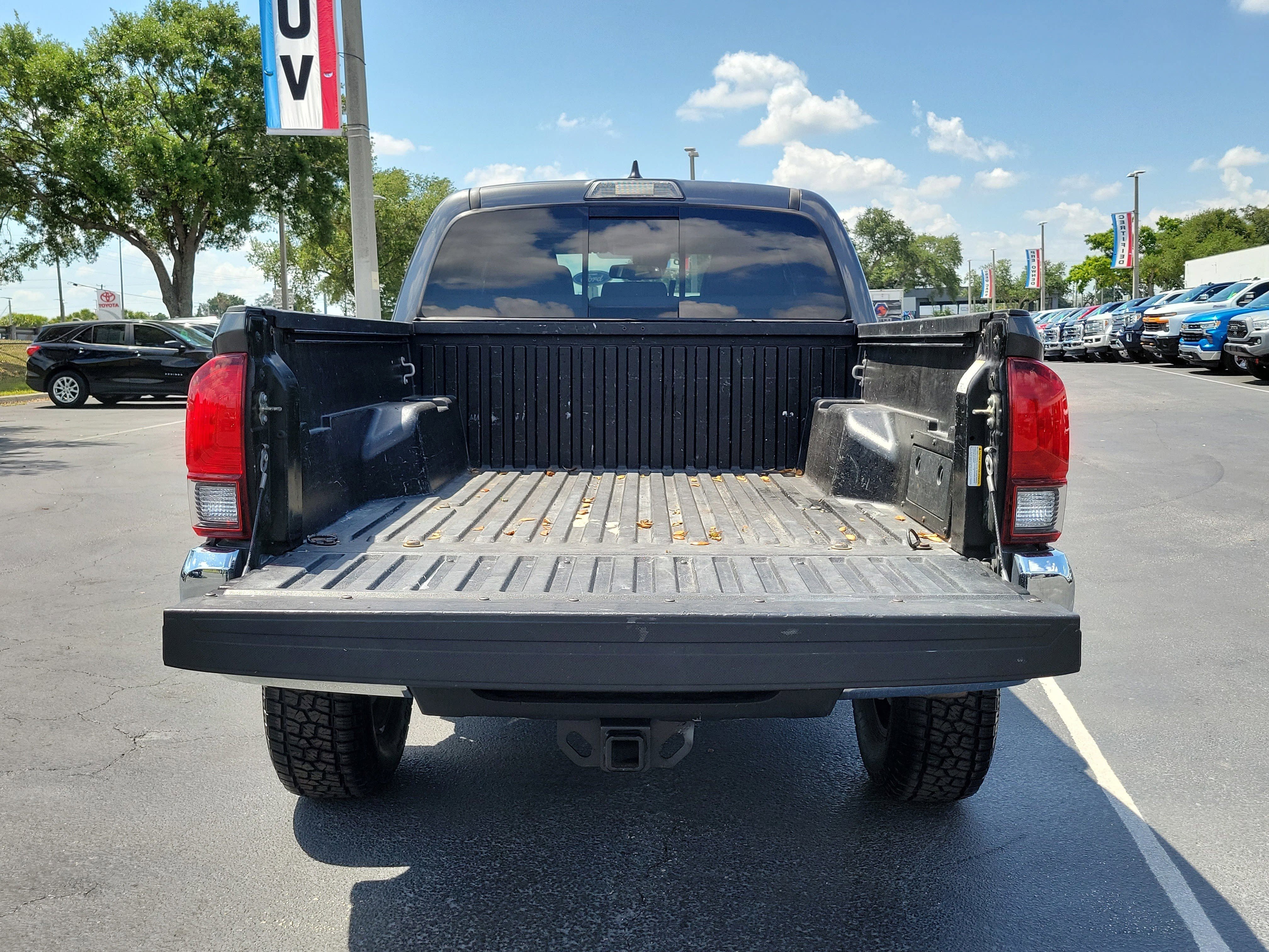 Used 2019 Toyota Tacoma SR5 AWD/4WD image 10