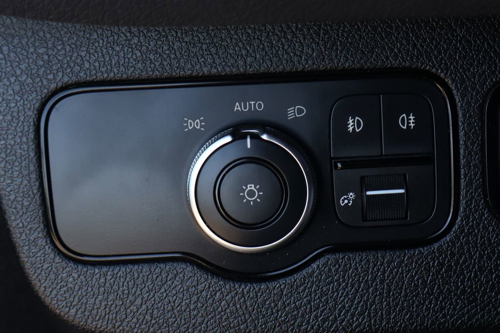 Used 2019 Mercedes-Benz Sprinter 2500 image 23