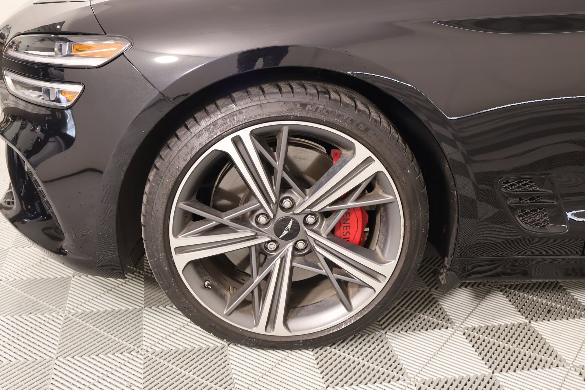 Used 2025 Genesis G70 3.3T Advanced w/ Sport Prestige Package RWD image 19