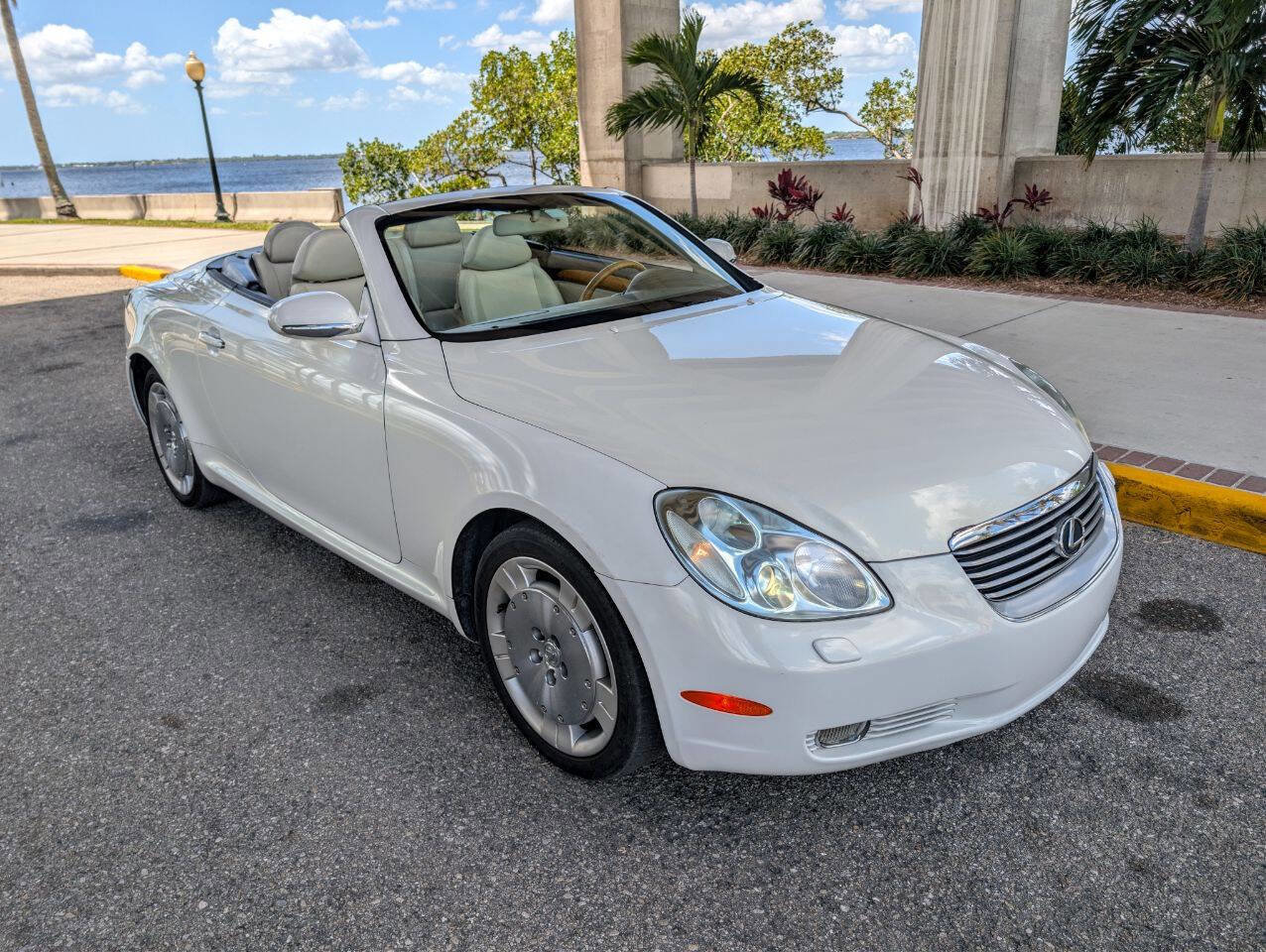 Used 2005 Lexus SC 430 Convertible image 4