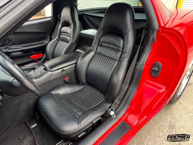 Used 2001 Chevrolet Corvette Coupe w/ Preferred Equipment Group2 image 14
