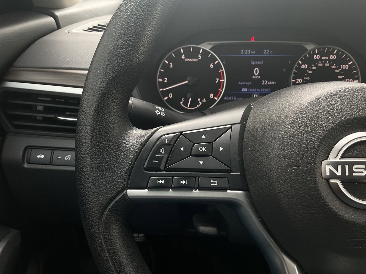 Used 2025 Nissan Altima 2.5 SV FWD image 32