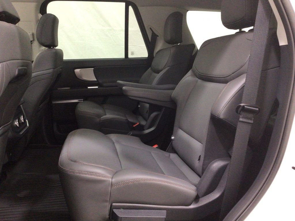 New 2025 Ford Expedition Active image 28