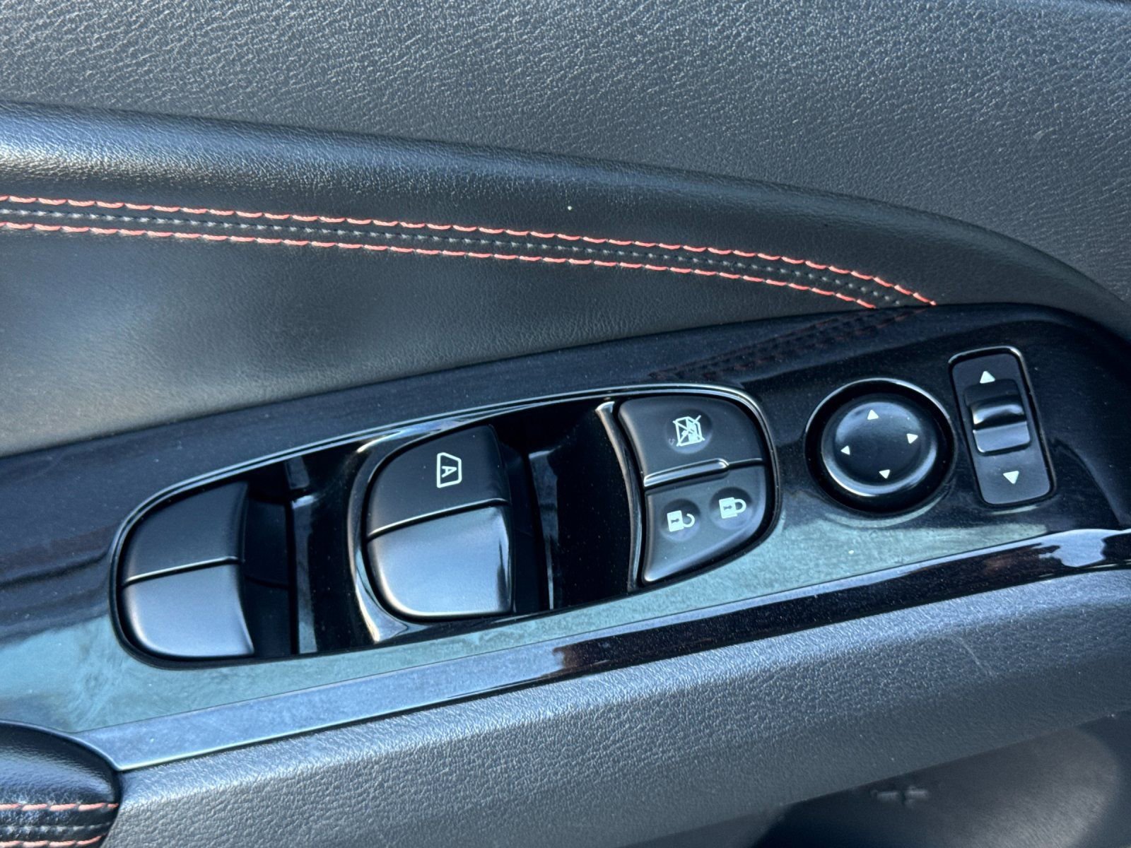 Used 2023 Nissan Altima 2.5 SR FWD image 13