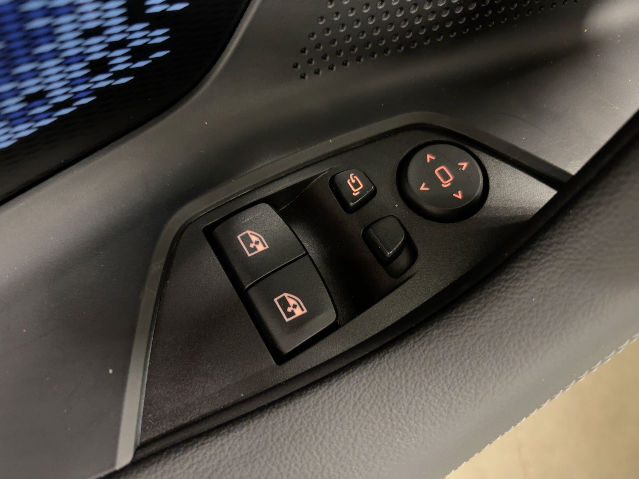 Used 2025 BMW M2 w/ Lighting Package image 11