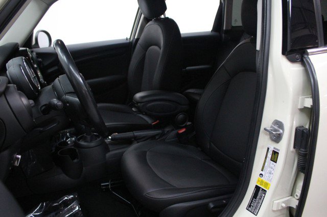 Used 2021 MINI Cooper 4-Door Hardtop w/ Storage Package image 8