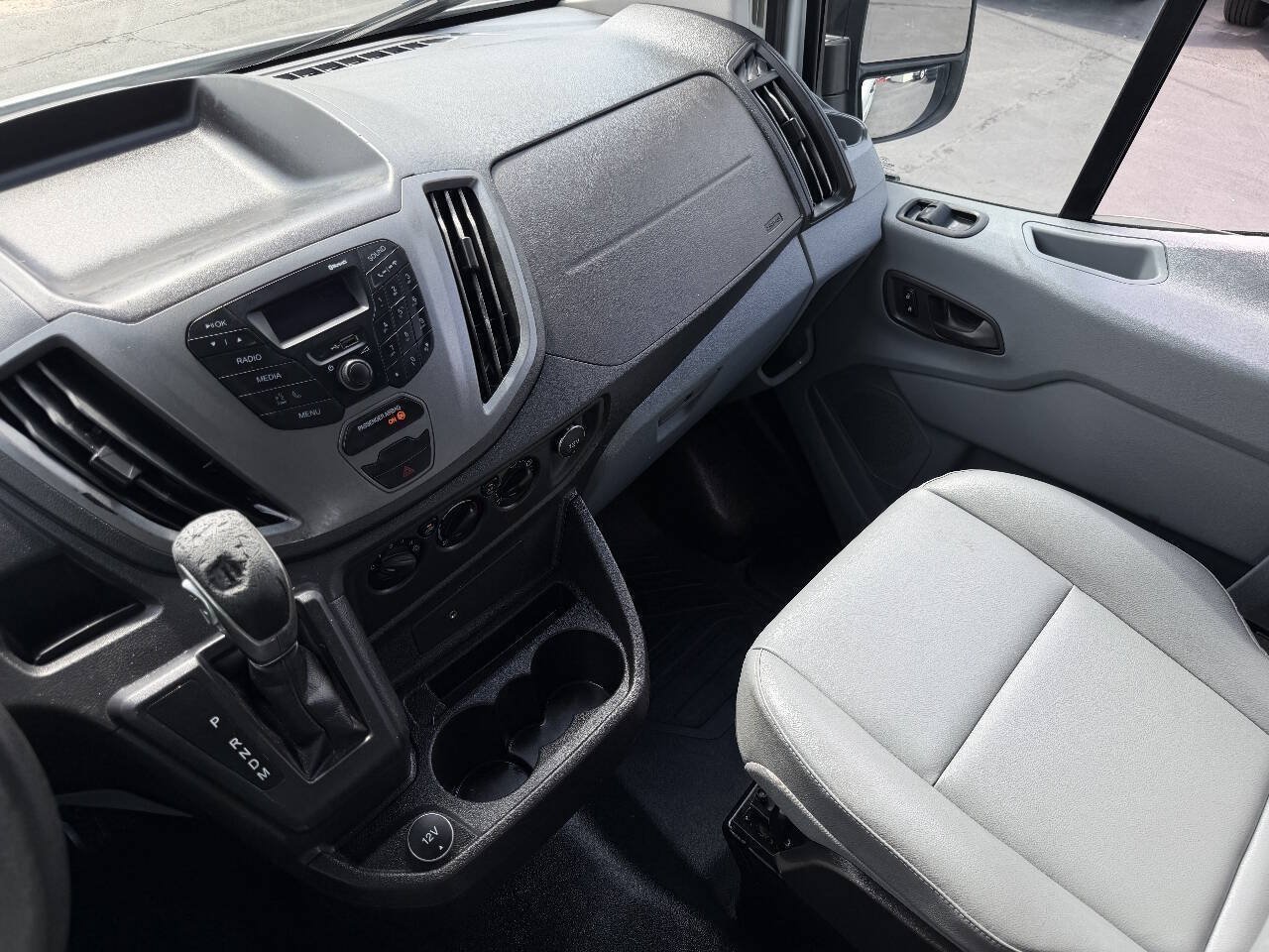 Used 2018 Ford Transit 250 148 Medium Roof RWD image 9