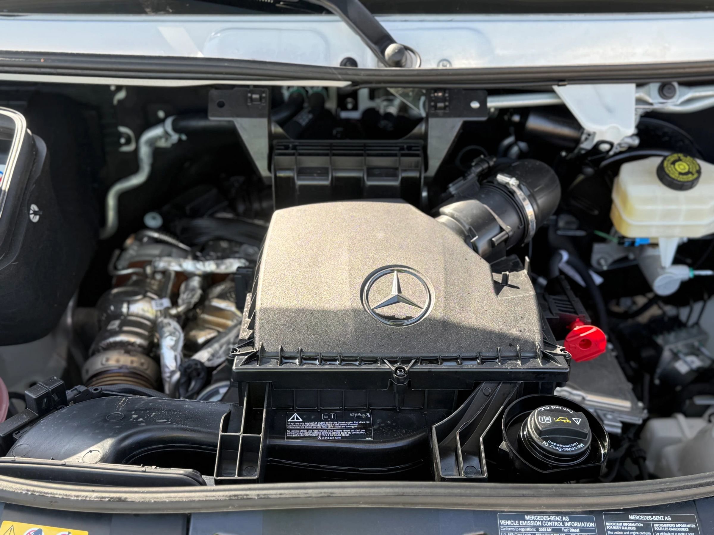 Used 2025 Mercedes-Benz Sprinter 2500 image 23