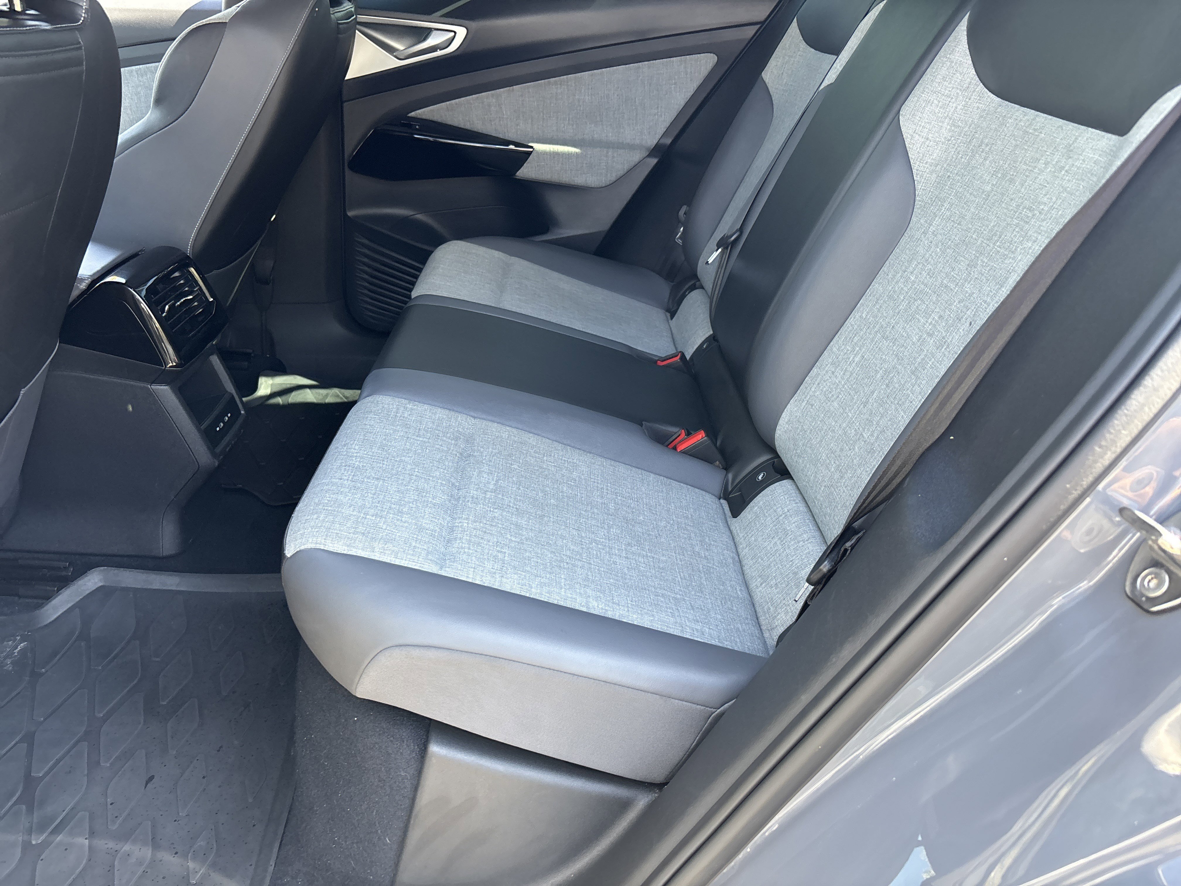 Used 2023 Volkswagen ID.4 Pro image 15