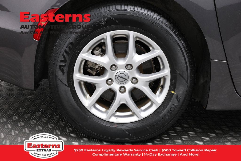 Used 2023 Chrysler Pacifica Touring-L FWD image 32