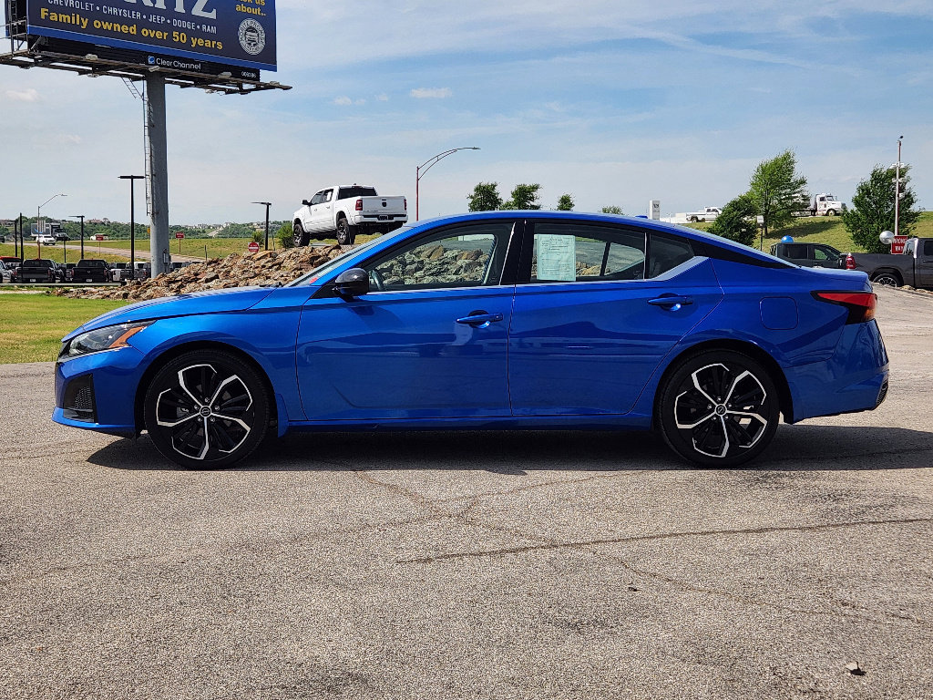 Used 2025 Nissan Altima 2.5 SR image 4
