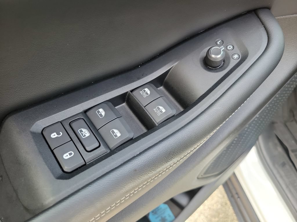 Used 2024 Jeep Grand Cherokee L Altitude AWD/4WD image 24
