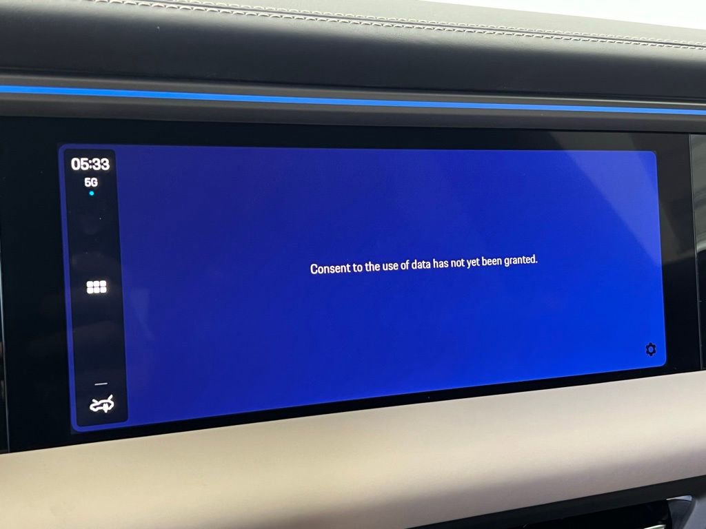 New 2025 Porsche Macan 4 Electric image 13