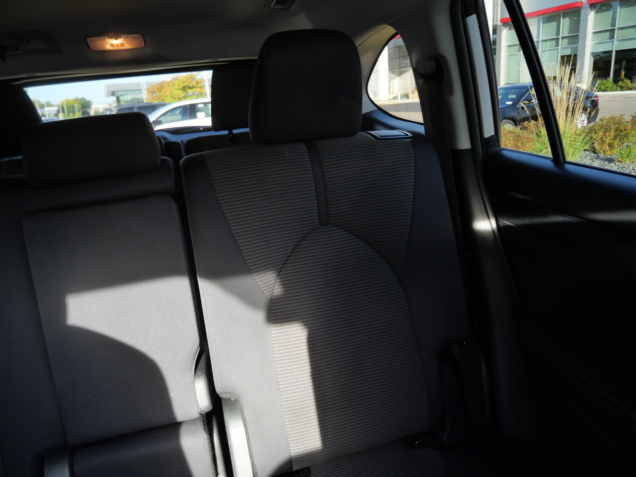 Used 2025 Toyota Highlander LE AWD/4WD image 14
