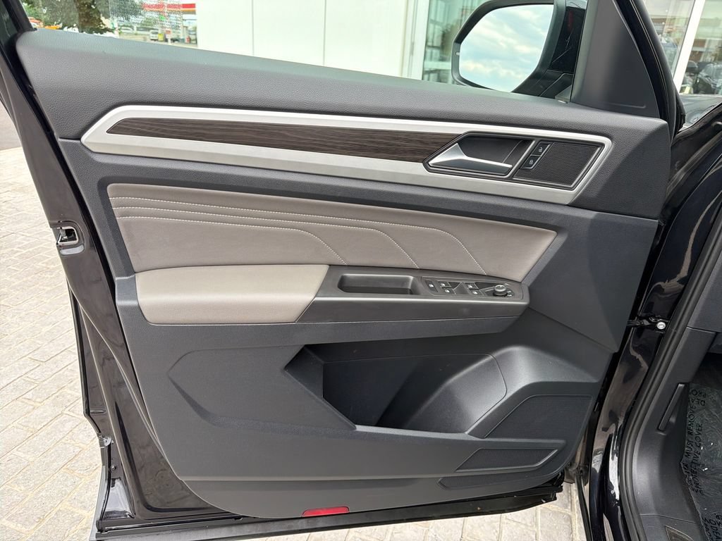 Certified 2022 Volkswagen Atlas SE w/ Panoramic Sunroof Package AWD/4WD image 12