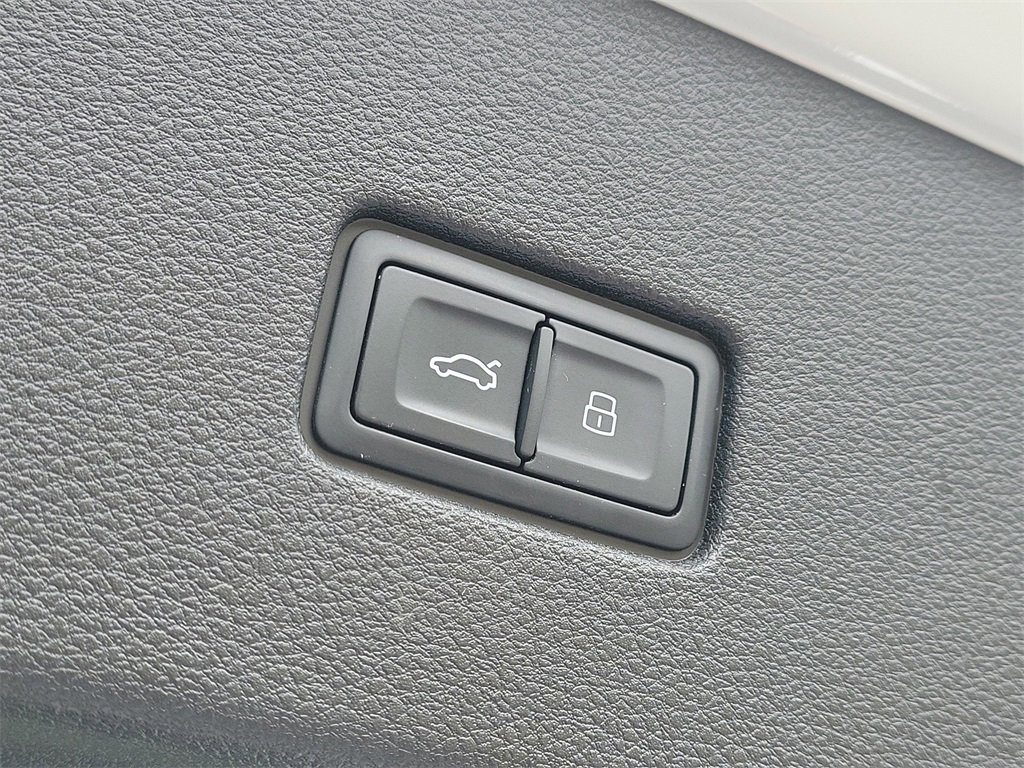 Used 2021 Audi Q8 Premium Plus w/ Premium Plus Package image 10