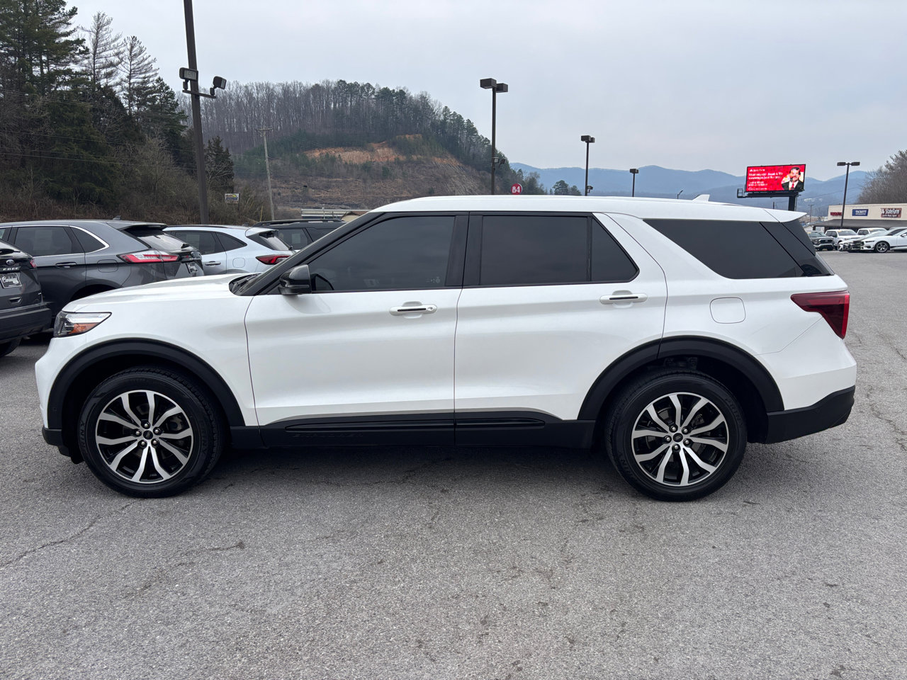 Used 2021 Ford Explorer ST w/ Equipment Group 401A image 2