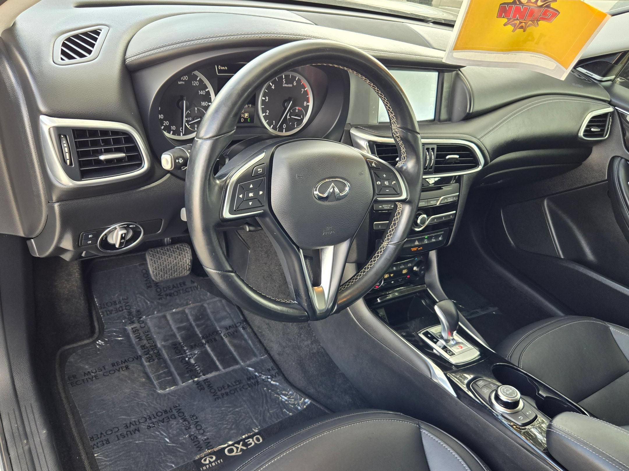 Used 2017 INFINITI QX30 Premium w/ Navigation Package FWD image 10