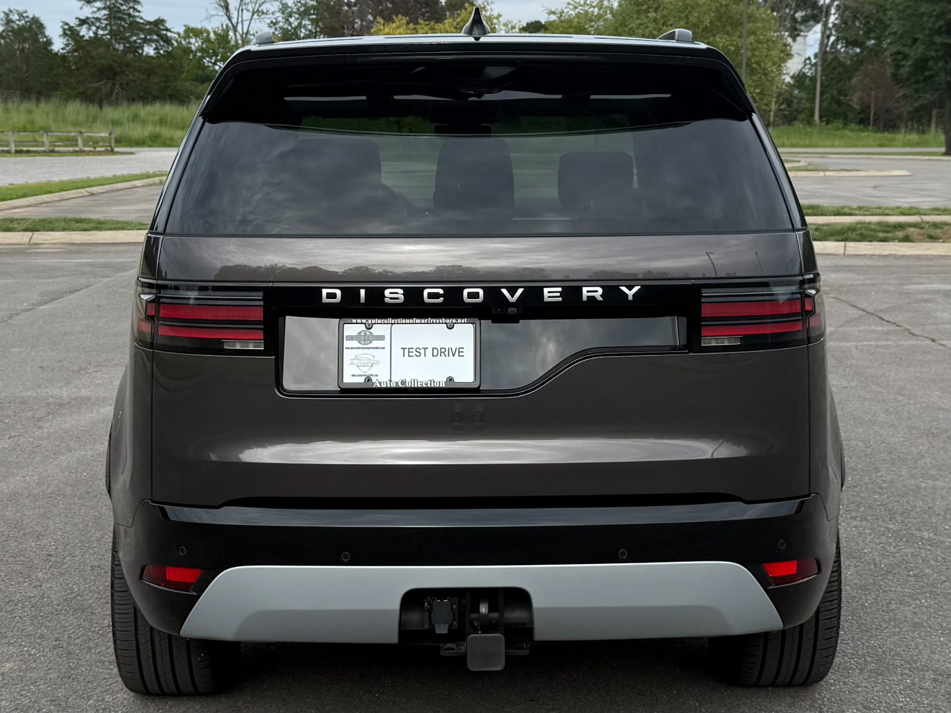 Used 2025 Land Rover Discovery Metropolitan Edition AWD/4WD image 5