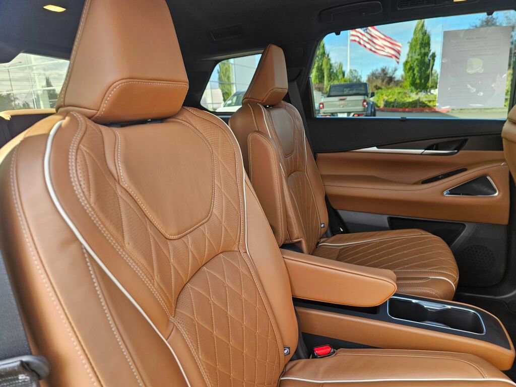 Used 2025 INFINITI QX60 Autograph w/ Cargo Package image 16
