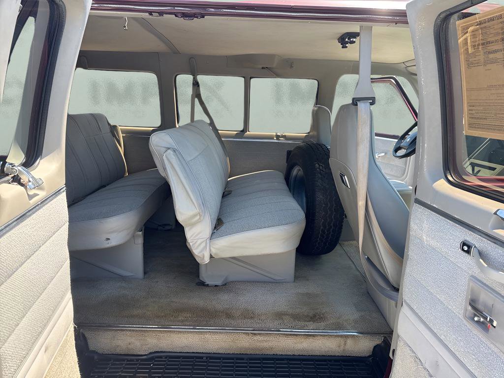 Used 1992 GMC G3500 Rally RWD image 26