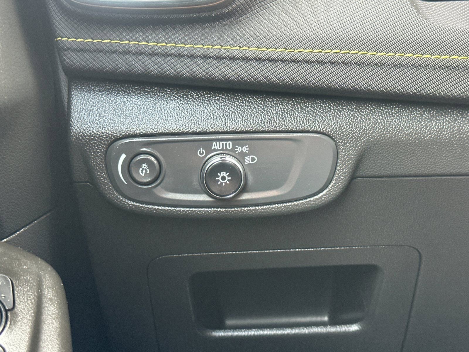 Used 2024 Chevrolet TrailBlazer ACTIV image 29