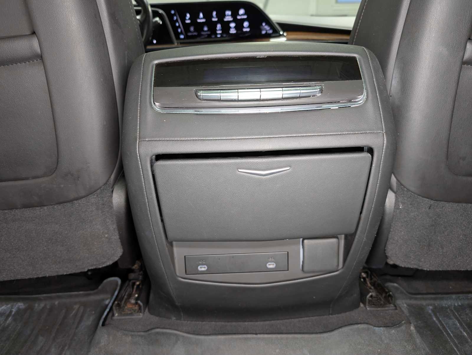 Used 2021 Cadillac Escalade Premium Luxury image 26