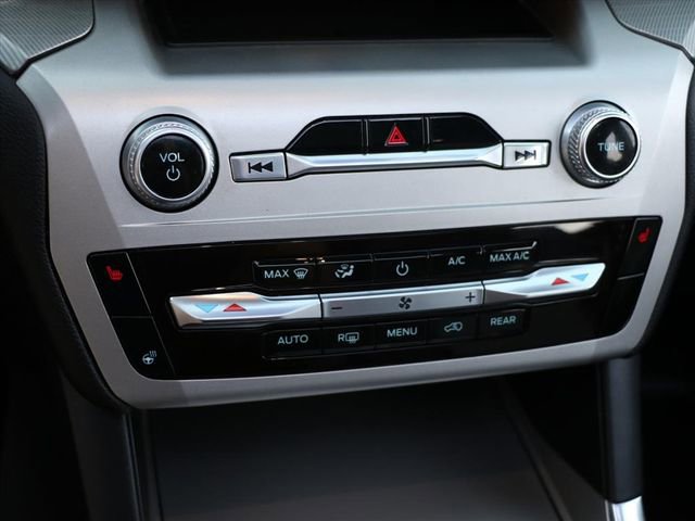 Used 2022 Ford Explorer XLT w/ Equipment Group 202A image 23