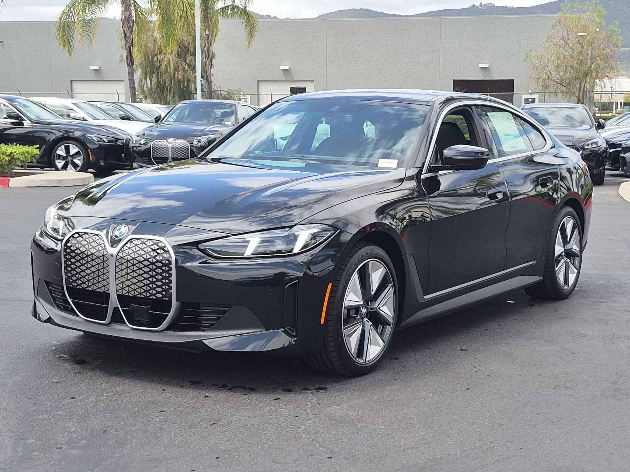 New 2026 BMW i4 eDrive40 w/ Parking Assistance Package RWD image 5