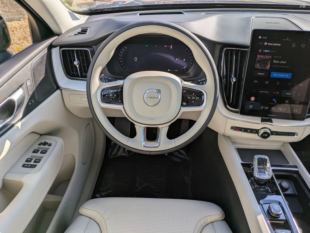New 2026 Volvo XC60 B5 Ultra w/ Protection Package Premier AWD/4WD image 15