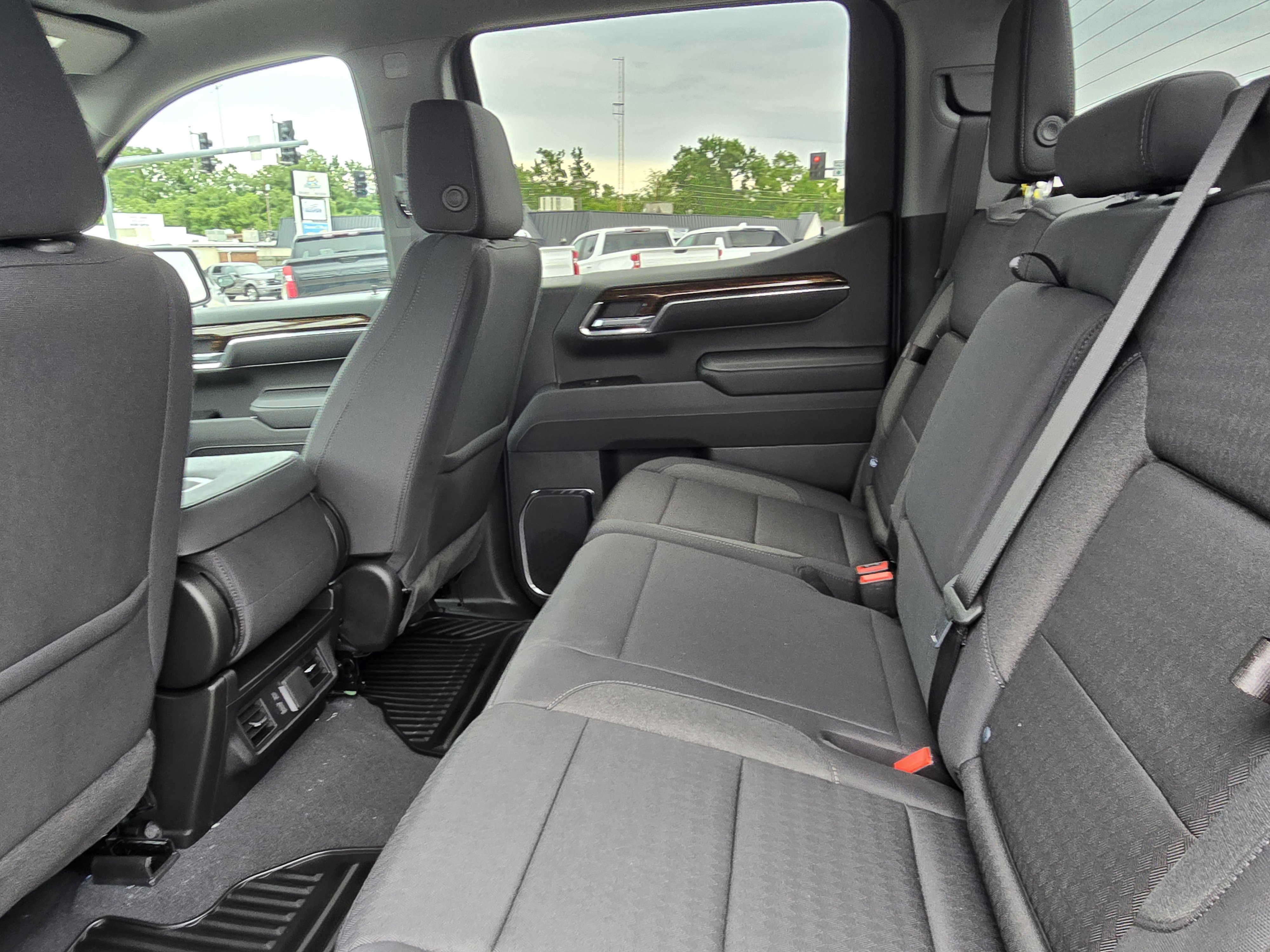 New 2025 GMC Sierra 1500 Elevation image 16